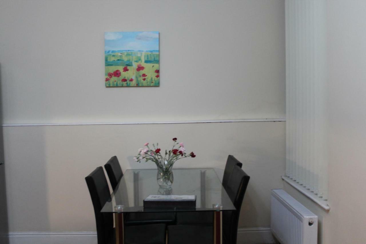 Van Apartments Caerphilly Bagian luar foto